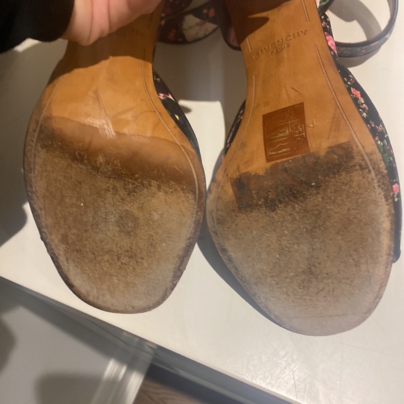 Givenchy floral camouflage print heels with shark lock size 40 - Picture 8 of 8